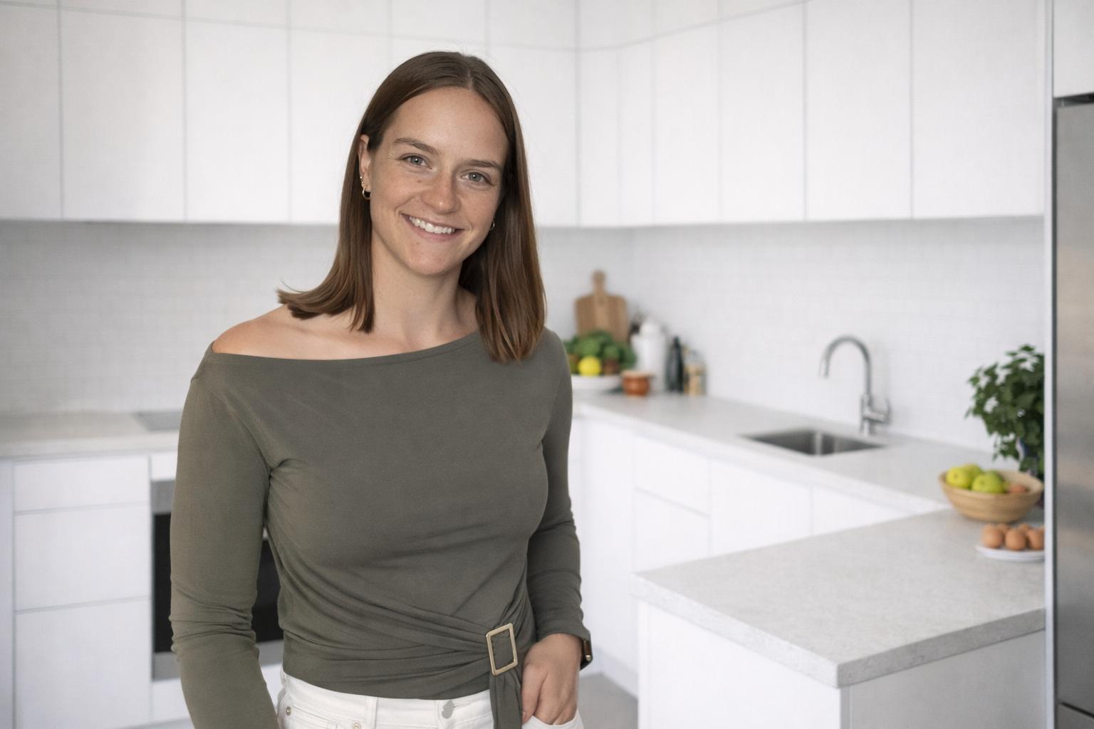 Registered Nutritionist Aleisha Smith in a bright kitchen